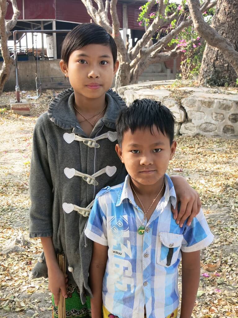 ミャンマーで日本軍慰霊碑を守るマンダレーの子どもたち