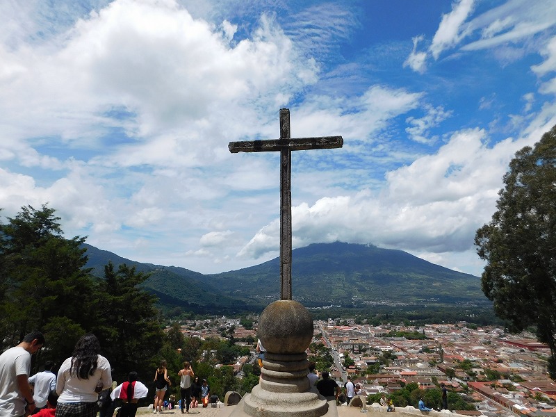 グアテマラの観光都市アンティグアの魅力